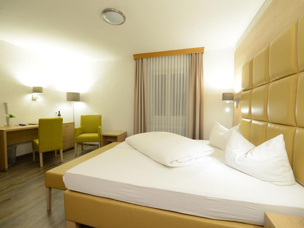 Land-Gut Hotel Zum Loewen Garni Marktheidenfeld Quarto foto